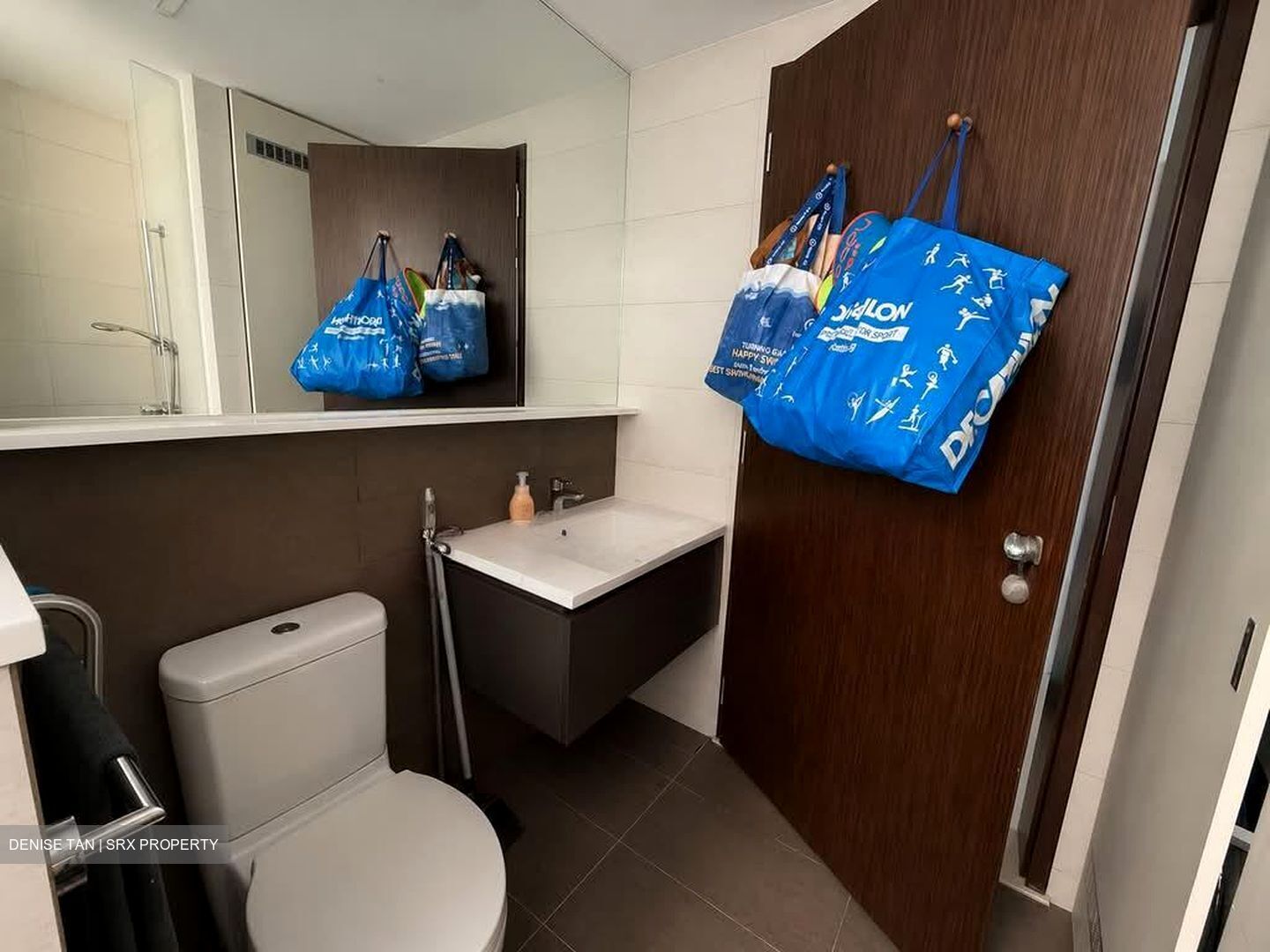 d'Nest (D18), Condominium #573391071